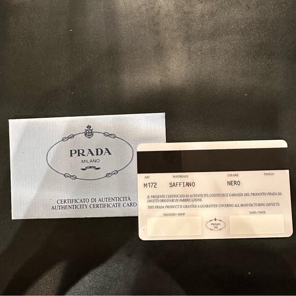 Vintage Prada Bi-Fold Saffiano Women’s Black Leather/Nylon Wallet (Model M172) - Picture 11 of 11